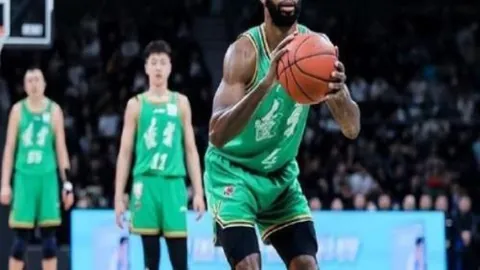 独家：那不勒斯成功签下葡萄牙体育边锋阿利松桑托斯